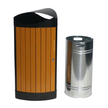 Vue avec le bac de la poubelle extérieure effet bois 60 Litres JULIETA